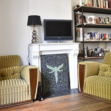 3 Storey Flat With Private Terrace Apartment