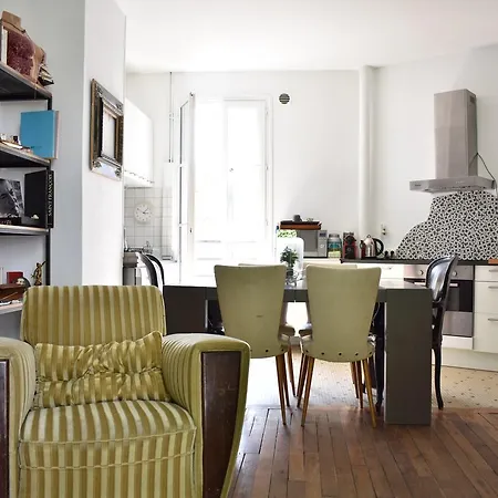 3 Storey Flat With Private Terrace Paris