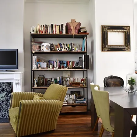 3 Storey Flat With Private Terrace Appartement