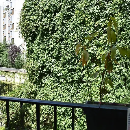 3 Storey Flat With Private Terrace Parijs