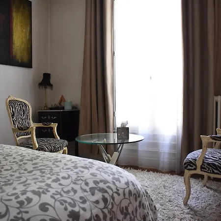 3 Storey Flat With Private Terrace Appartement *