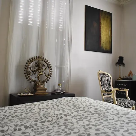 Appartement 3 Storey Flat With Private Terrace Parijs