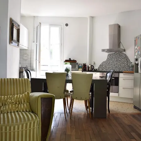 3 Storey Flat With Private Terrace