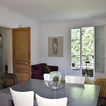 Appartement 3 Storey Flat With Private Terrace